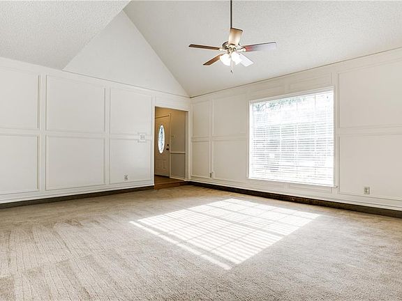 4th image of 704 Castle Oak Ct