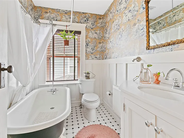 512 Lexington Ave — Photo 6