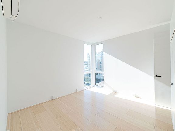 2nd image of 3400 Piedmont Ave #201