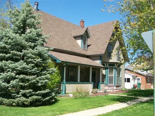 602 N 1st Ave, Winterset, IA 50273