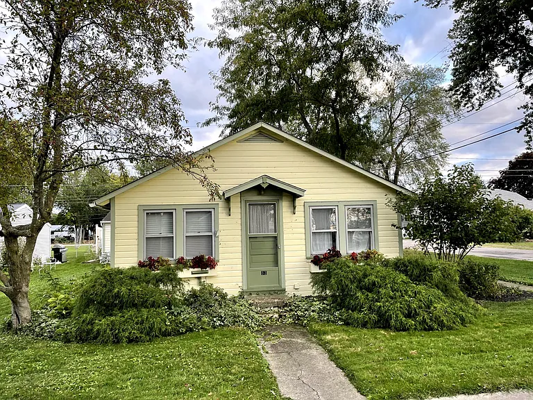 Center Rd — Photo 8