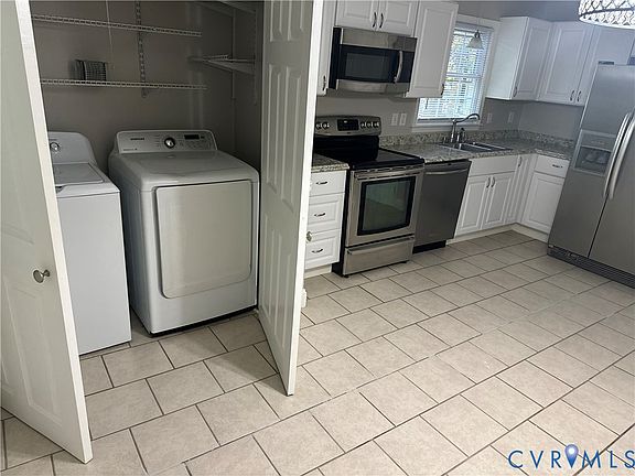 3rd image of 3401 Woodsong Dr