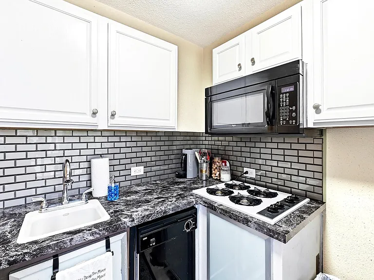 1212 Guadalupe St #308 — Photo 13