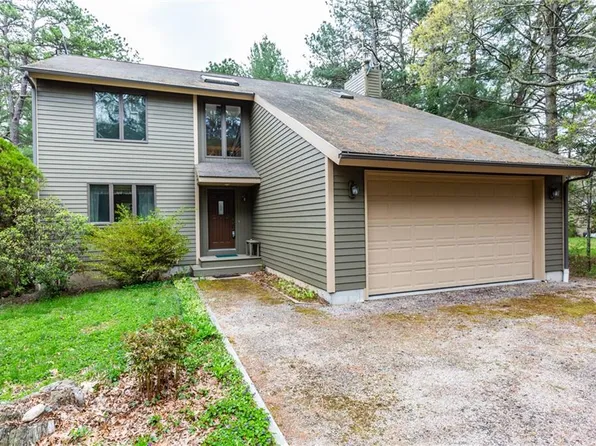 24 Woodville Alton Rd, Wood River Junction, RI 02894