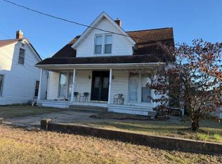 415 W 6th St, Beardstown, IL 62618