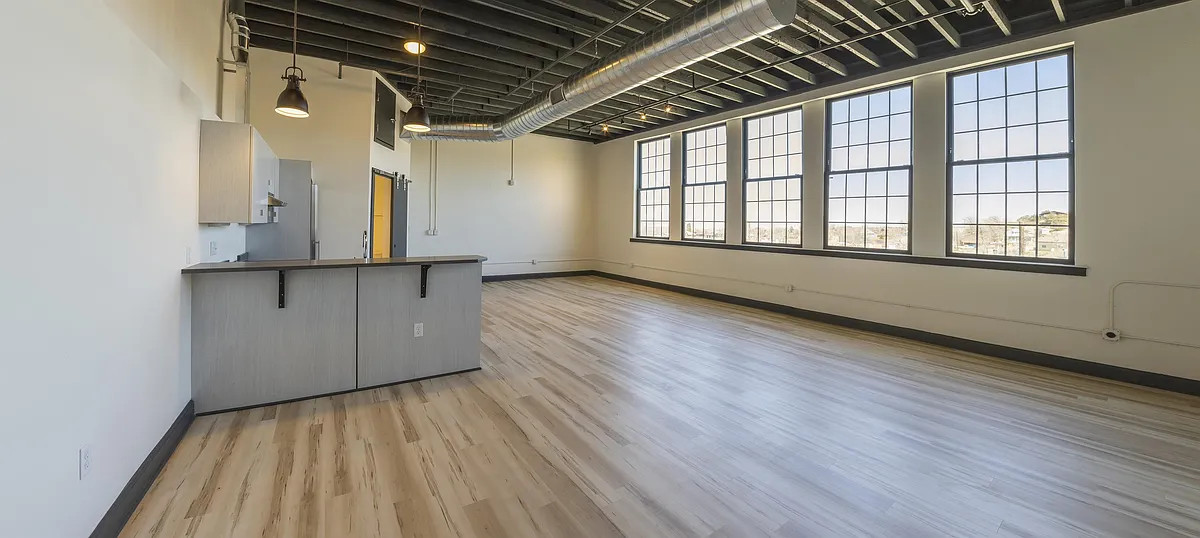 Building Photo - 210 East St #203