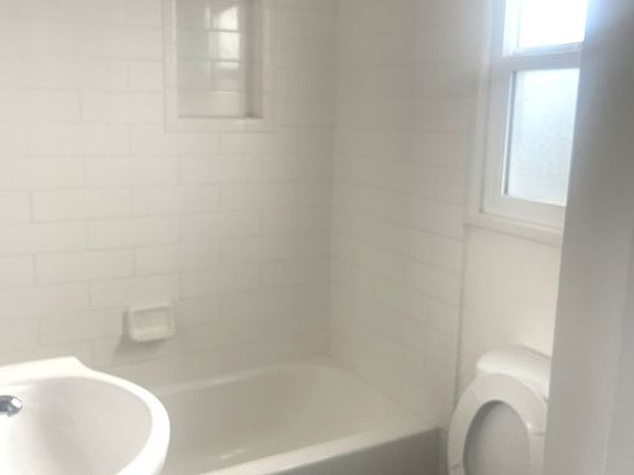 5th image of 1018-1020 3rd St #1018