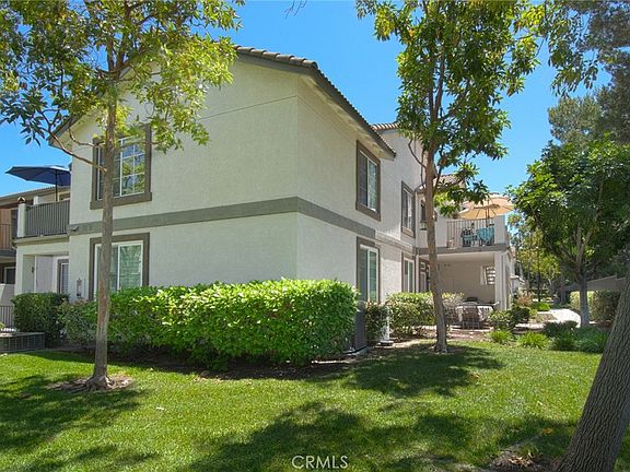 3rd image of 277 Chaumont Cir