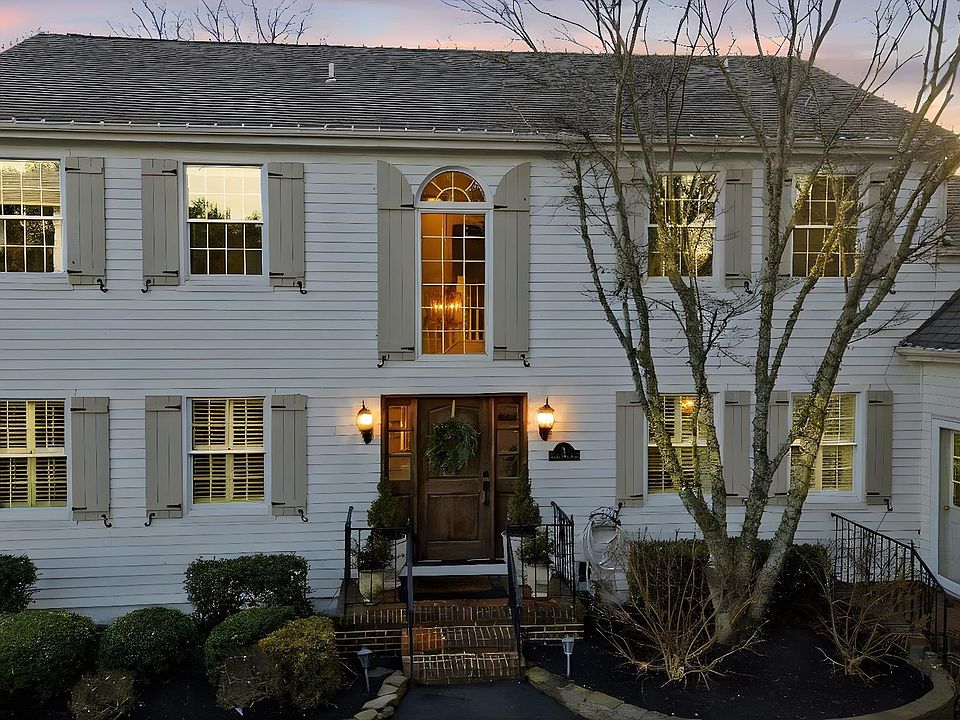 1st image of 3 Meetinghouse Ln