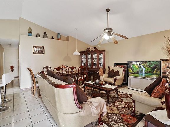 5th image of 632 Sago Ln