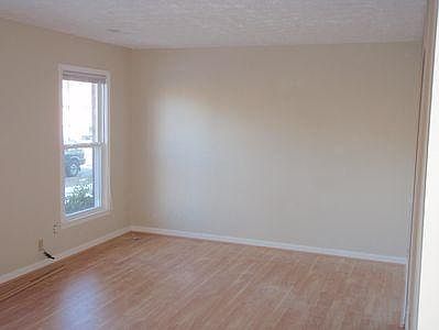 5th image of 2476 Woodhill Dr