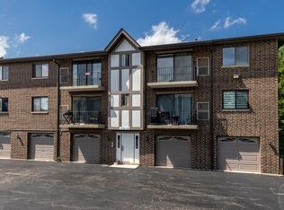1736 S Washington St #1736, Naperville, IL 60565