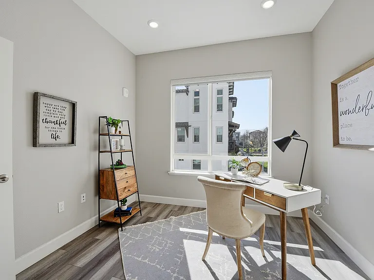 3027 Manuel St #4 — Photo 17