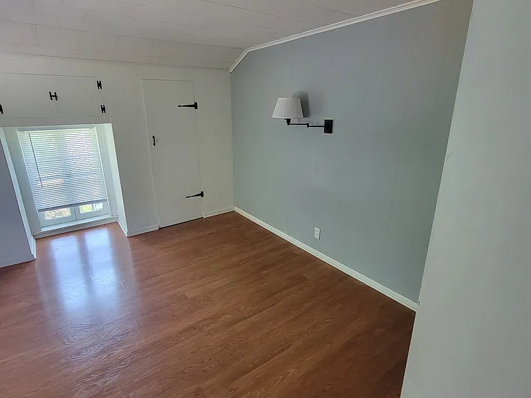 437 E Doty Ave — Photo 34