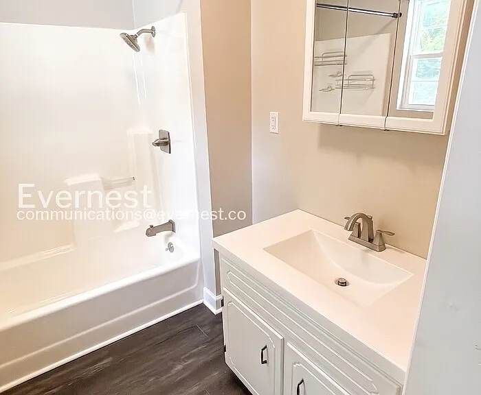 736 Hancock Rd — Photo 17