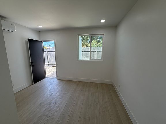 2nd image of 2838 Washington St #B