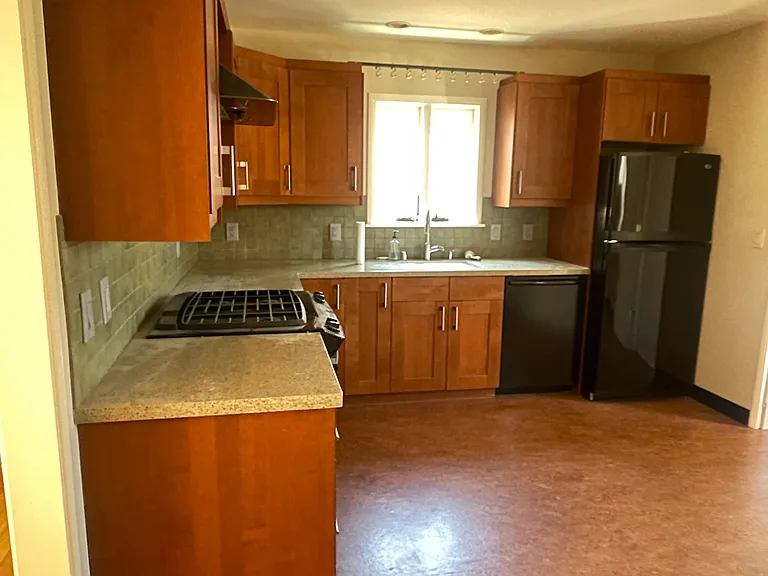 168 Santa Clara Ave — Photo 8