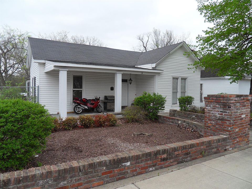 1st image of 319 Academy Ave