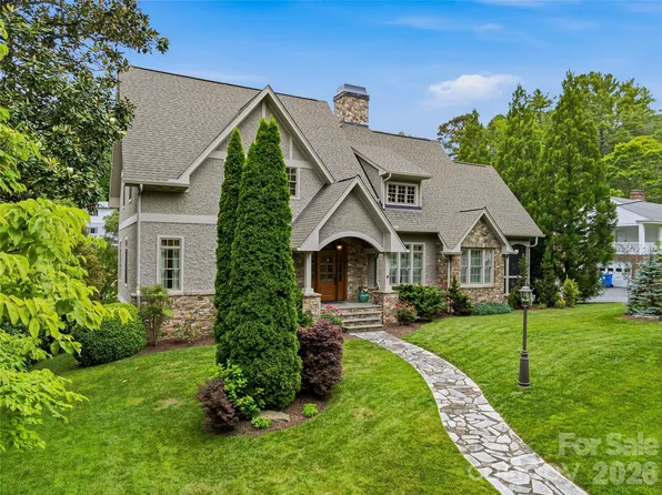 76 Edgelawn Rd, Asheville, NC 28804