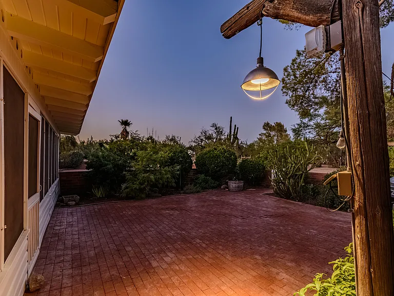 8440 N Romero Ave — Photo 8