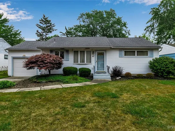 67 Castle Ct, Amherst, NY 14226