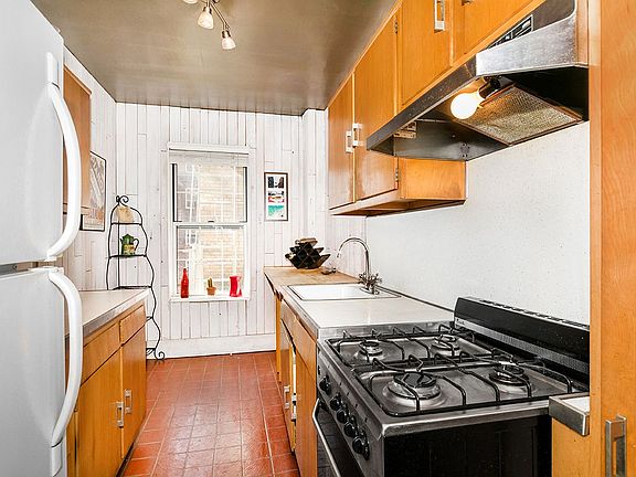 3rd image of 55-03 31st Ave APT 4K