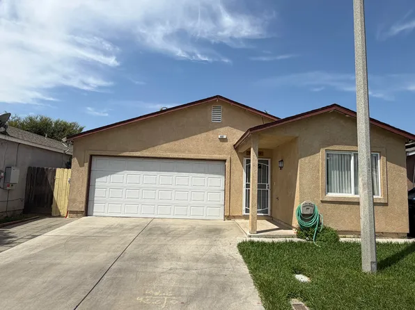 461 Rio Bonito Street, Porterville, CA 93257