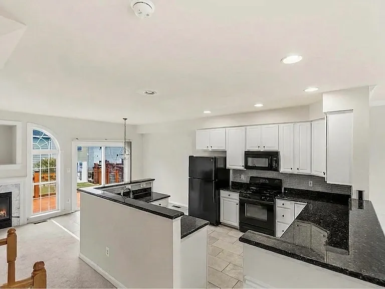 5526 Sacramento Mews Pl — Photo 18