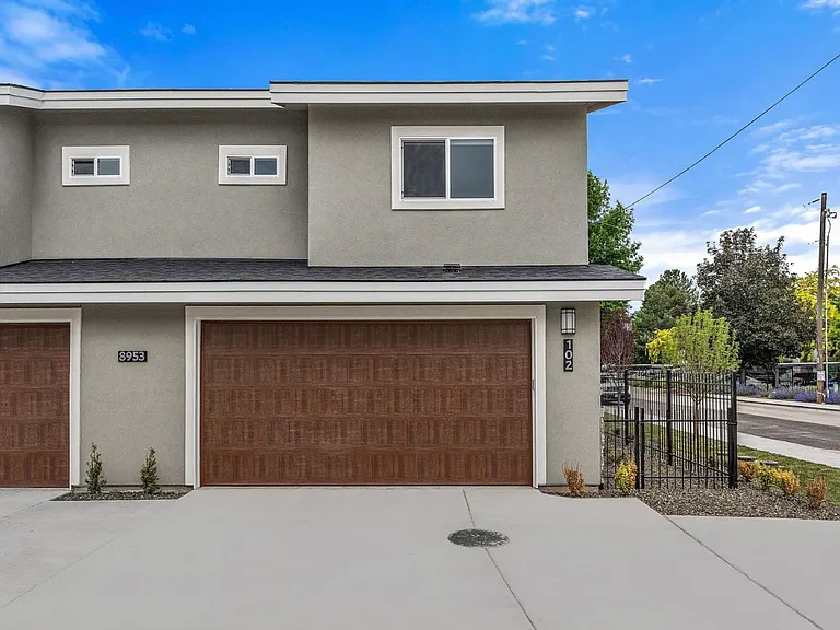 8953 W Irving St — Photo 4