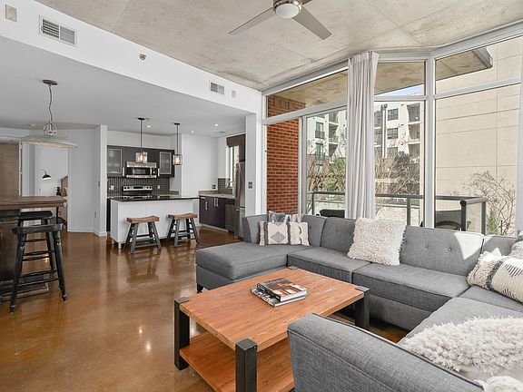 5th image of 600 12th Ave S APT 313