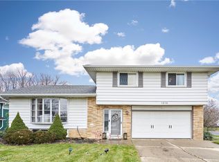 1215 Cordova Rd, Mayfield Heights, OH 44124