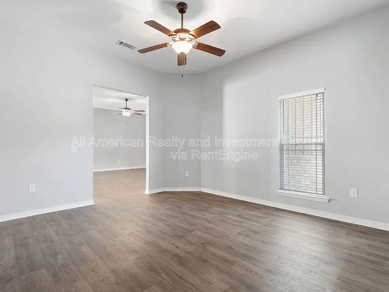 2432 Frontera St — Photo 13