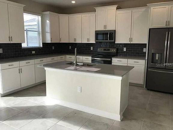 5th image of 10060 Yellow Jasmine Dr