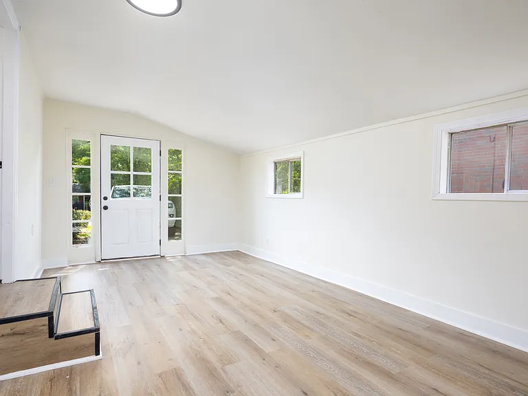 2917 Doyle Ave — Photo 9
