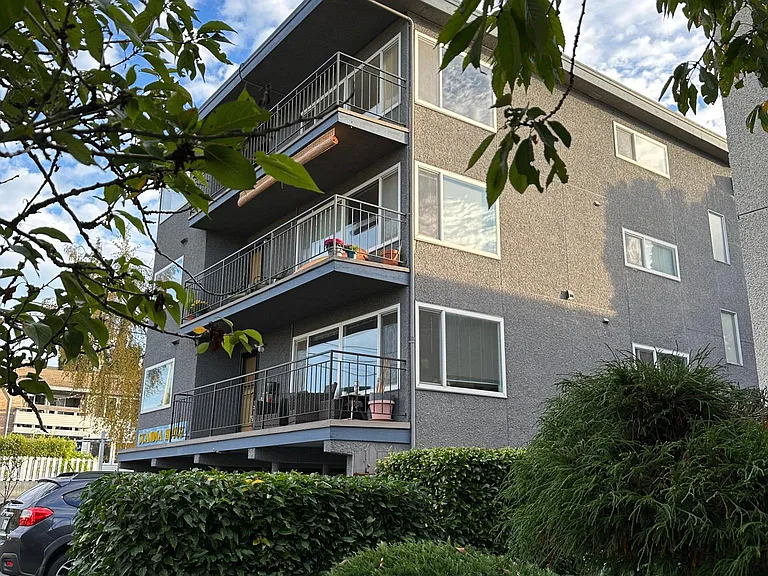 Top floor unit is available