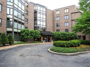 601 Mulberry Pl APT 1C, Highland Park, IL 60035