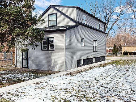 4th image of 1005 W 123rd St