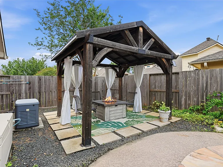 1010 Bringewood Chase Dr — Photo 45