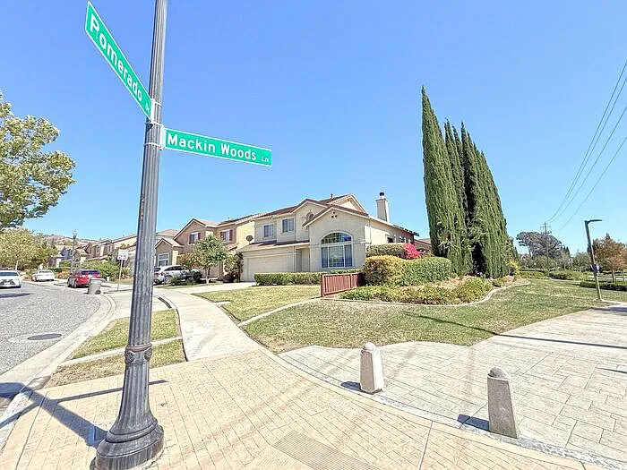 3236 Pomerado Dr — Photo 2