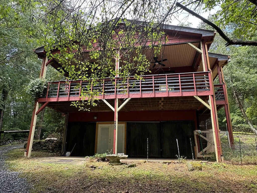 3 bed, $1,800 — Photo 1