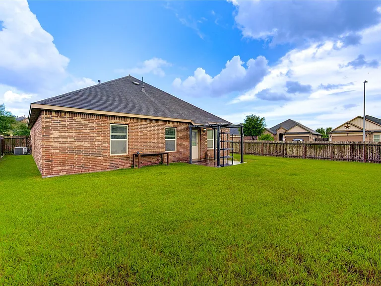 734 Mill Spring Ct — Photo 46