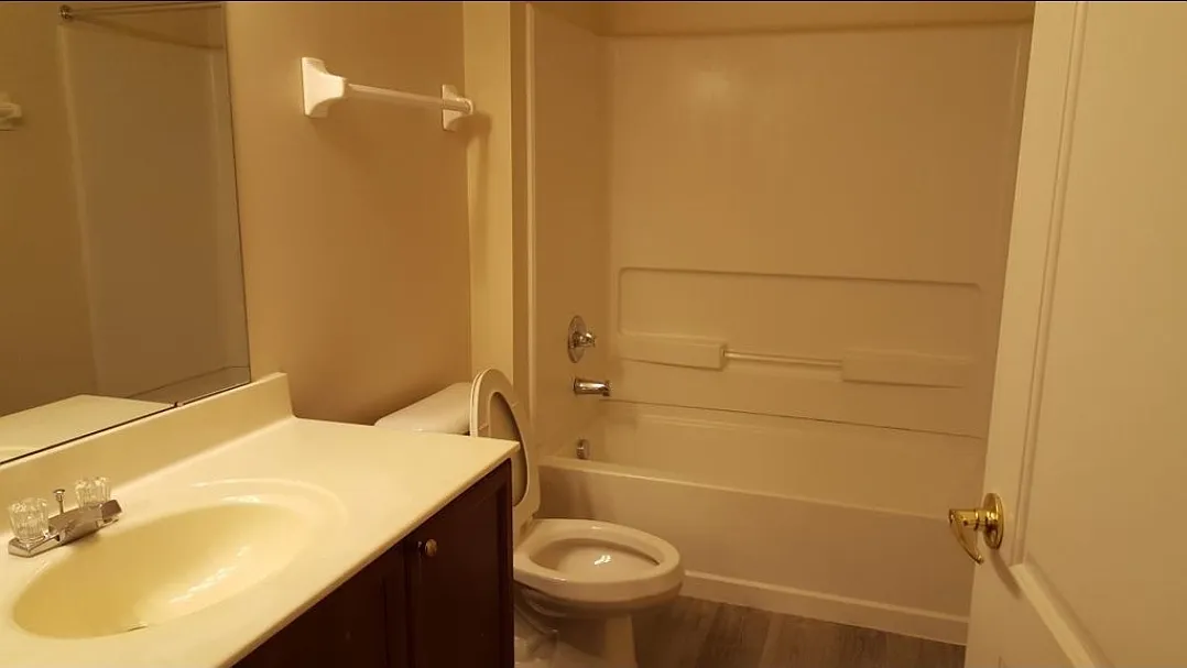 2 bed, 1214 sqft, $1,700 — Photo 2