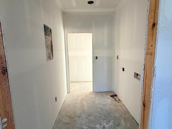 4th image of 6715 Caraway Rd
