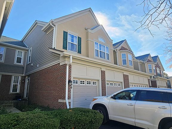 3rd image of 399 Pine Lake Cir
