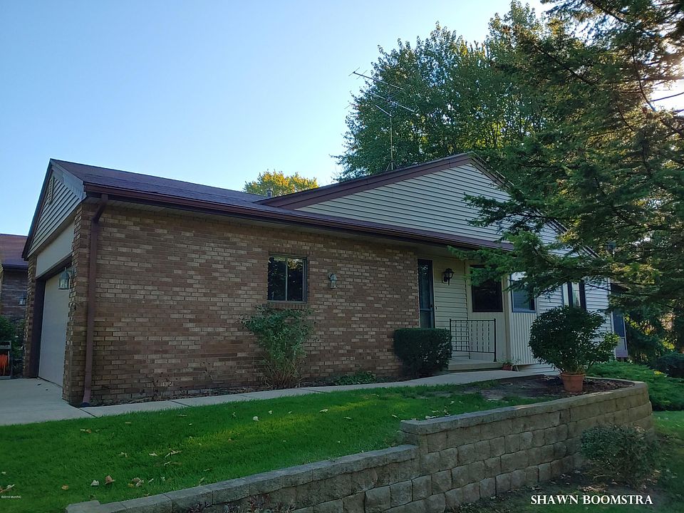 1st image of 610 Pinespar Dr SW
