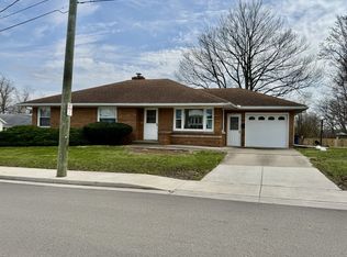 1002 7th St, Peru, IL 61354