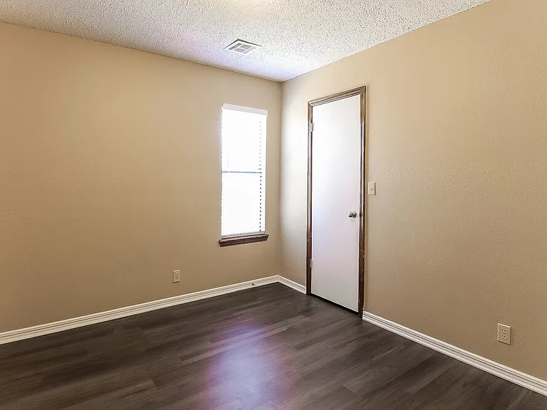 1112 NE 21st Ct — Photo 17