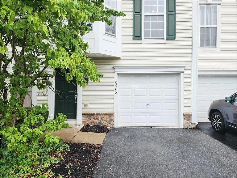 8513 Gateway Rd — Photo 2