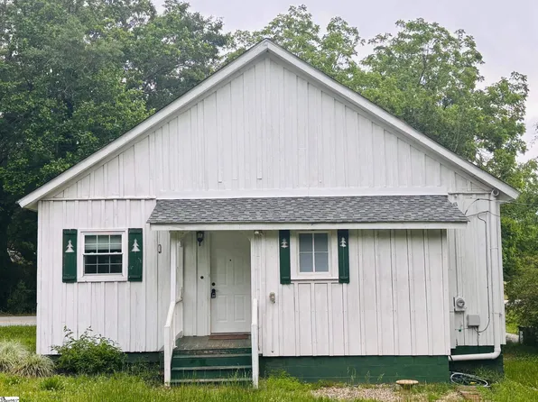 104 Holliday Ct, Pacolet, SC 29372