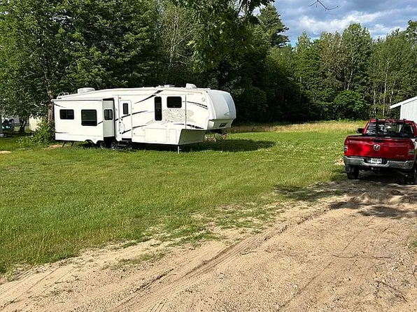 320 Soper St, Morrisonville, NY 12962